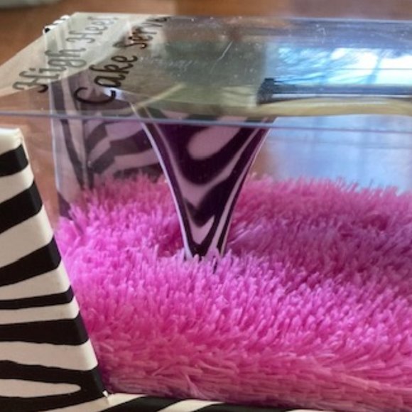 Wild Eye Designs High Heel Cake Server - Picture 7 of 12